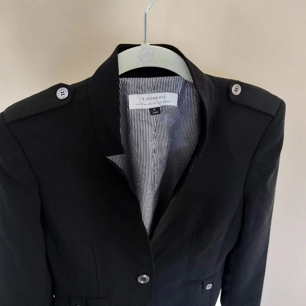 Tahari Arthur S Levine black lined jacket blazer 4 Office Professional Career
